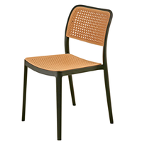 Chaise d'extérieur en rotin PE, cadre noir, chaise de salle à manger de mariage, en plastique solide, en chine