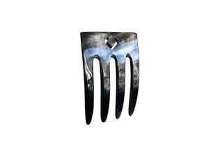 Peigne à cheveux artisanal en corne de buffle de qualité supérieure avec des dents larges et lisses, réduit la casse des cheveux, l'électricité statique et favorise la croissance. - Product Image 6