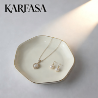 Plateau à bijoux multifonction en porcelaine blanche à bord doré pour le rangement des colliers, des bagues et des boucles d'oreilles