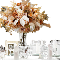 Centre de table floral artificiel tons automnaux avec herbe de la pampa et roses pour banquets de mariage, boule florale pour organisateurs d'événements, vente en gros