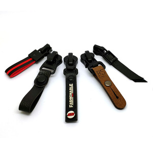 Tùy Chỉnh Chất Lượng Cao Dây Kéo Đầu Sliver Túi Xách Dây Kéo Puller Không Thấm Nước Zip Nhãn Nhà Sản Xuất Thấp Moq Tùy Chỉnh Kim Loại Dây Kéo - Product Image 5