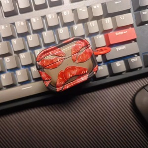 Pour AirPods 1/2/3/4/Pro Sexy Red Lips Case Matte Finish Soft TPU Cover Edgy Design Women Gift - Product Image 6