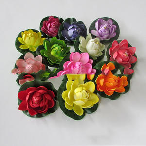 Décoration flottante pour bassin : Fleurs artificielles de lotus et nénuphars en mousse pour jardin - Product Image 4
