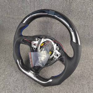 Volante Sportivo in Pelle e Fibra di Carbonio per Volkswagen T-Roc, Passat B8, <span class=keywords><strong>Polo</strong></span> MK6, ID.4, Atlas, Atlas Cross Sport - Product Image 3