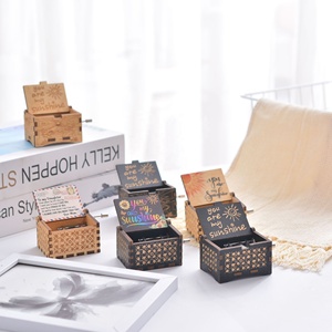 Ever Bright 2025 Mini <span class=keywords><strong>caja</strong></span> de música manivela Inuyasha cajas de música de madera con logotipo personalizado <span class=keywords><strong>Howl</strong></span>'<span class=keywords><strong>s</strong></span> <span class=keywords><strong>Moving</strong></span> <span class=keywords><strong>Castle</strong></span> Theme - Product Image 3