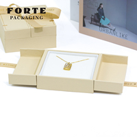 Boîte à bijoux FORTE à double ouverture avec ruban et fermeture magnétique, logo personnalisé, design luxueux pour présentation de bijoux