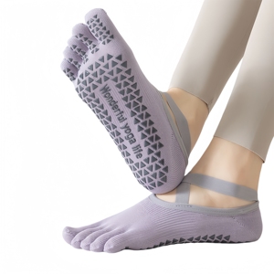 Chaussettes de yoga et de Pilates durables à cinq doigts avec sangle croisée, design à orteils exposés pour un confort optimal, portables et ajustables pour un maintien parfait - Product Image 3