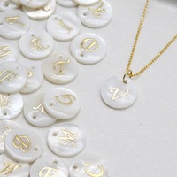 Breloque ronde de 15 mm, alphabet anglais à 26 lettres, pendentif en coquille blanche, nacre, breloques personnalisées avec initiales pour la fabrication de bijoux