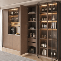 Buffet de salle à manger modulaire personnalisé en bois massif, éco-responsable, avec porte vitrée, éclairage LED et présentoir à vin minimaliste