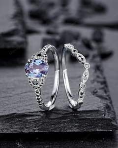 Anillo de Compromiso y Boda Único de Plata de Ley 925 Chapado en Oro de 14k para Mujer, con Alexandrita Ovalada y Moissanita Negra - Product Image 3