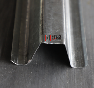 Latte de toit enduite de <span class=keywords><strong>zinc</strong></span> résistant à la corrosion-Purlins en acier à longueur réglable pour les hangars industriels et la construction d'entrepôts - Product Image 4