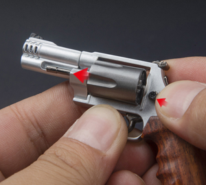 Porte-clés pistolet modèle M500 Revolver <span class=keywords><strong>Smith</strong></span> Wesson, manche en bois massif, 7,5 cm, mobile, flexible, réaliste, ultra haute qualité - Product Image 6