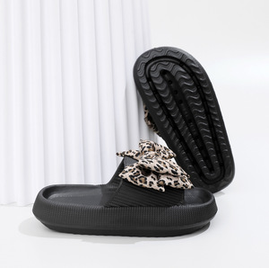 Nouvelles pantoufles à nœud à motif léopard à fond épais - Product Image 4