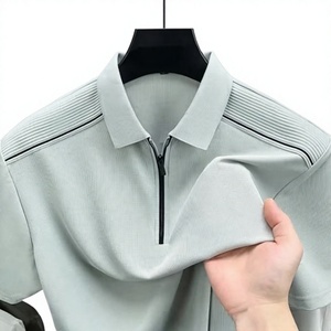 Chemise décontractée à manches courtes en tricot uni pour homme, avec poche, logo personnalisé, noir et beige, 240 GSM, 100 % coton, anti-plis - Product Image 2
