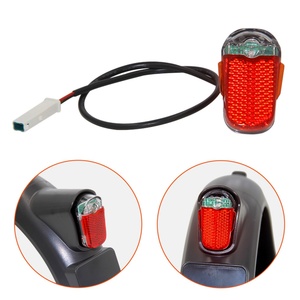 Accessoires pour trottinette électrique Max G30D : Garde-boue arrière, feu arrière, feu stop, lampe, éclairage de garde-boue - Pièces de trottinette partagée - Product Image 3