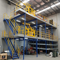Entreprise de logistique, rayonnage de mezzanine en acier à 2 niveaux, capacité 1000-3000 kg/m², avec escalier et ascenseur, protection anticorrosion