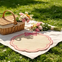 Chemin de table brodé à nœuds le plus vendu, Tapis thermique en tissu haut de gamme, Napperon de table floral de luxe léger pour hôtel, Vente en gros