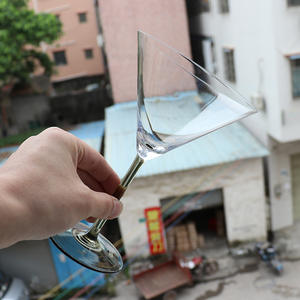 En Stock Diseño Moderno Alto Martini Copa de Cóctel <span class=keywords><strong>Artificial</strong></span> Soplado <span class=keywords><strong>Humo</strong></span> Color Gris Soporta LOGOTIPO Personalizado <span class=keywords><strong>para</strong></span> Ocasiones de Fiesta - Product Image 4