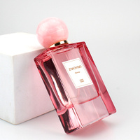 Flacon de parfum en verre carré de style rétro personnalisé de 50ml bouchon en forme de boule en résine avec identification de récipient cosmétique volume de 30ml