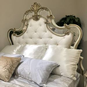 Construction solide Look élégant Arica ensemble de chambre à coucher cadre King convient à la location haut de gamme ou maisons personnelles en bois d'acajou - Product Image 5