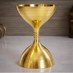 Lampe à huile traditionnelle en laiton Akhand Jyot Diya pour Pooja Mandir Aarti Temple Décoration spirituelle 11 cm de hauteur 7,5 cm de diamètre - Product Image 1