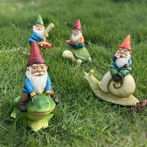 Gnome Custom Creative Resin Gnome Lawn Ornaments Elf Decoration Poly Resin Gnome With Mushroom For Outdoor Decoration