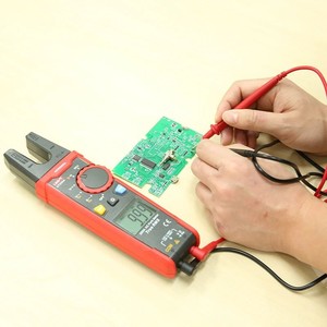 Pince ampèremétrique numérique UNI-T UT256A True RMS, testeur de courant CC/CA, voltmètre, testeur de fréquence et de capacité - Product Image 1