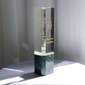 Adl Factory Acrylic Awards Trophée <span class=keywords><strong>en</strong></span> verre cristal cuboïde avec base <span class=keywords><strong>en</strong></span> <span class=keywords><strong>pierre</strong></span> verte Logo personnalisé de haute qualité - Product Image 3