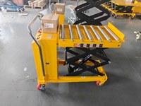 Chariot élévateur à ciseaux hydraulique électrique mobile MIFONLIFT, capacité de charge 800 kg, hauteur de levage maximale 1,55 m, plateforme à roulettes