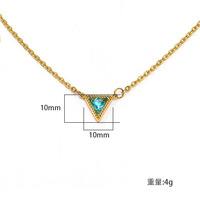 Le nouveau ins lumière luxe niche design sens simple triangle zircon collier femmes tout correspondant tempérament pendentif en gros