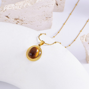 Collier pendentif <span class=keywords><strong>soleil</strong></span> en acier inoxydable imperméable pour femme plaqué or 18 carats avec <span class=keywords><strong>pierre</strong></span> œil <span class=keywords><strong>de</strong></span> tigre vintage et <span class=keywords><strong>perle</strong></span> aspect naturel - Product Image 5