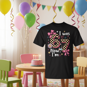 Camiseta de Cumpleaños para Niña, Diseño a Cuadros Rosa, 'Estuve de 6 Años, Ahora Estoy de 7', Manga Corta, Cuello Redondo, Tela Jersey Estampada, Tallas S M L XL XXL - Product Image 2