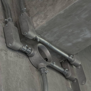 Cuerpo de conducto en <span class=keywords><strong>T</strong></span> roscado de aluminio gris troquelado de 1/2-4 pulgadas con juego de caja de conexiones de cubierta de acero estampado que incluye junta de tornillo - Product Image 6