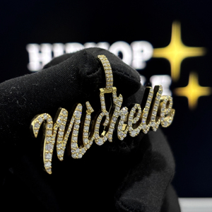Pendentif personnalisé avec le nom Michelle, en argent sterling 925, serti de moissanite, collier avec breloque en lettres cursives - Product Image 4