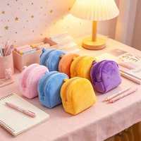 Mini pochette zippée en peluche avec dragonne, porte-monnaie souple et portable pour écouteurs/clés/bonbons