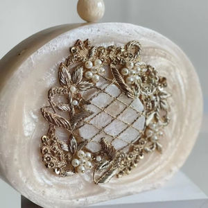 Pochette de soirée tendance en résine pour femmes avec des couleurs vibrantes, un matériau durable et une finition élégante - Product Image 1