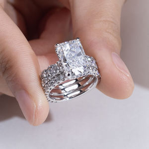 แหวนเพชรทรงเรเดียนท์ 14K รุ่น MSR-2042 ของ Messi Jewelry สำหรับผู้หญิง - Product Image 4