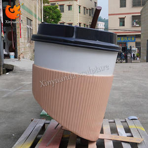 Grande sculpture de tasse à café en fibre de verre réaliste, style dessin animé, taille personnalisable, pour les cafés et salons de thé, décoration de sol très populaire sur internet - Product Image 3