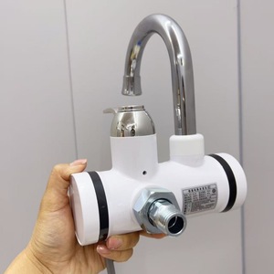 Grifo eléctrico de calentamiento instantáneo, agua caliente en 3 segundos, montado en la pared con pantalla de temperatura y protección contra fugas - Product Image 2