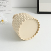 Petit vase décoratif moderne et coloré en plastique pour arrangements floraux frais, idéal pour salon et mariage, motif vague d'eau