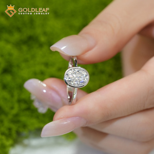 Anillo de Plata de Ley Chapado en Oro con Moissanita de Corte Ovalado para Mujer, Certificado por Terceros, para Uso Diario o Bodas - Product Image 4
