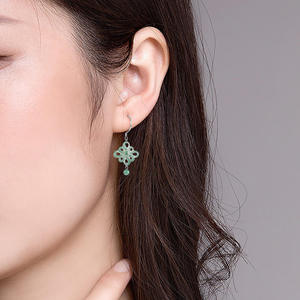 หยกธรรมชาติสีน้ำเงินน้ำทะเลต่างหูเงิน S925 เครื่องประดับสตรีการออกแบบดั้งเดิมสไตล์จีน D787 - Product Image 4