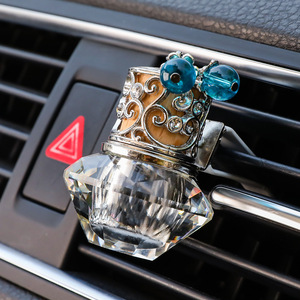 2024 nuova auto ciondolo per aromaterapia auto profumo di luce fragranza specchio ciondolo <span class=keywords><strong>bottiglia</strong></span> vuota dall'interno di uomini e donne - Product Image 2