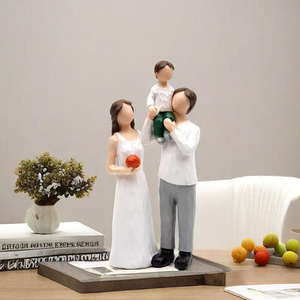 Sculpture moderne en résine peinte à la main à 3 chiffres pour les relations parent-enfant, fille et fils, idéale pour la décoration de la maison, de la <span class=keywords><strong>chambre</strong></span> et du salon. - Product Image 5