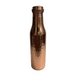 Botella de agua de cobre con textura martillada y tapa, recipiente para bebidas deportivas, portátil para viajes, diseño tradicional. - Product Image 2