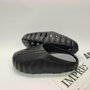 New Pre-Match Training <b>Mules</b> Designer Closed-Toe <b>Slippers</b> with Inlaid Wear-Resistant Rubber Pads Soft and Skin-Friendly - Product Image 3