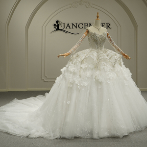 Vestido de Novia de Lujo Moderno GT26020, Sin Tirantes, Color Marfil, con Encaje, Flores de Cristal, Volantes, Estilo Imperio, con Cola - Product Image 2