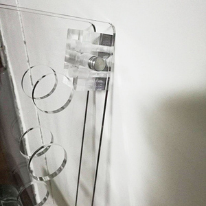 Étagère à vin murale décorative personnalisée en acrylique, support à bouteilles en lucite pour <span class=keywords><strong>bar</strong></span> - Product Image 6