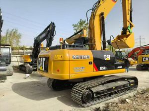 Excavadora Caterpillar 325D de 25 Toneladas, Modelo 2022, Usada, con Motor y Caja de Cambios de Alto Rendimiento - Product Image 3