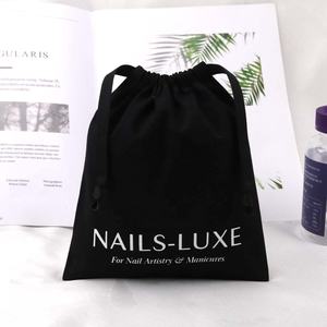 Manteau de <span class=keywords><strong>femme</strong></span> en coton noir avec impression de logo personnalisé sac de rangement de voyage <span class=keywords><strong>pour</strong></span> le séchoir à cheveux pochette de shopping en mousseline de coton avec cordon de serrage - Product Image 4